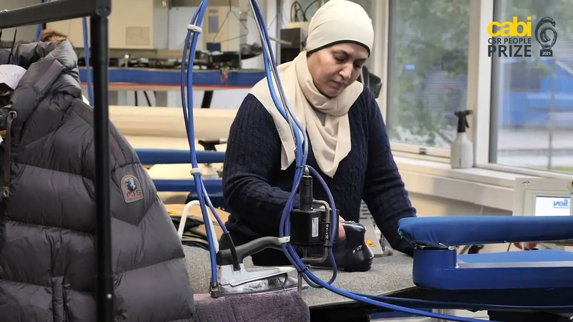 Klik på billedet for at afspille videoen i YouTube